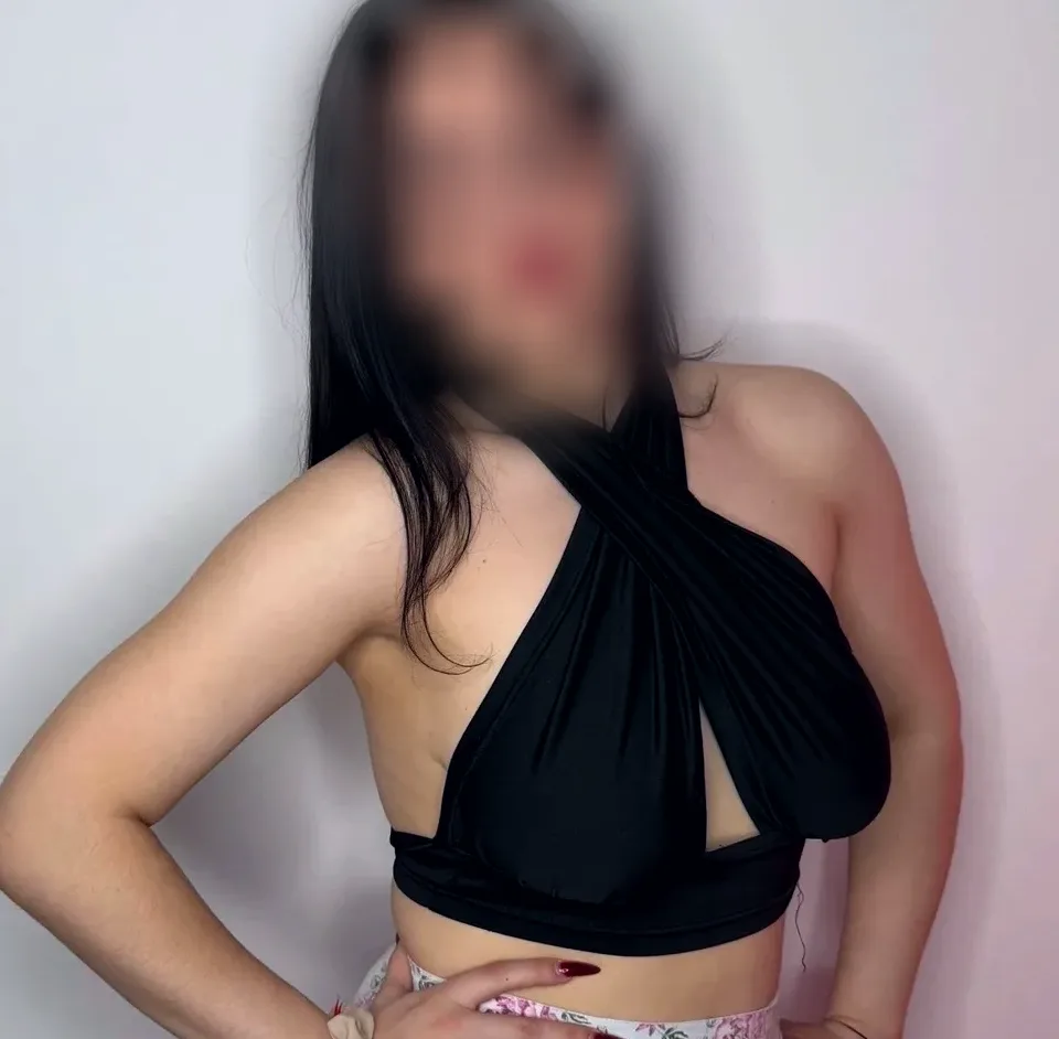 Evie, 20