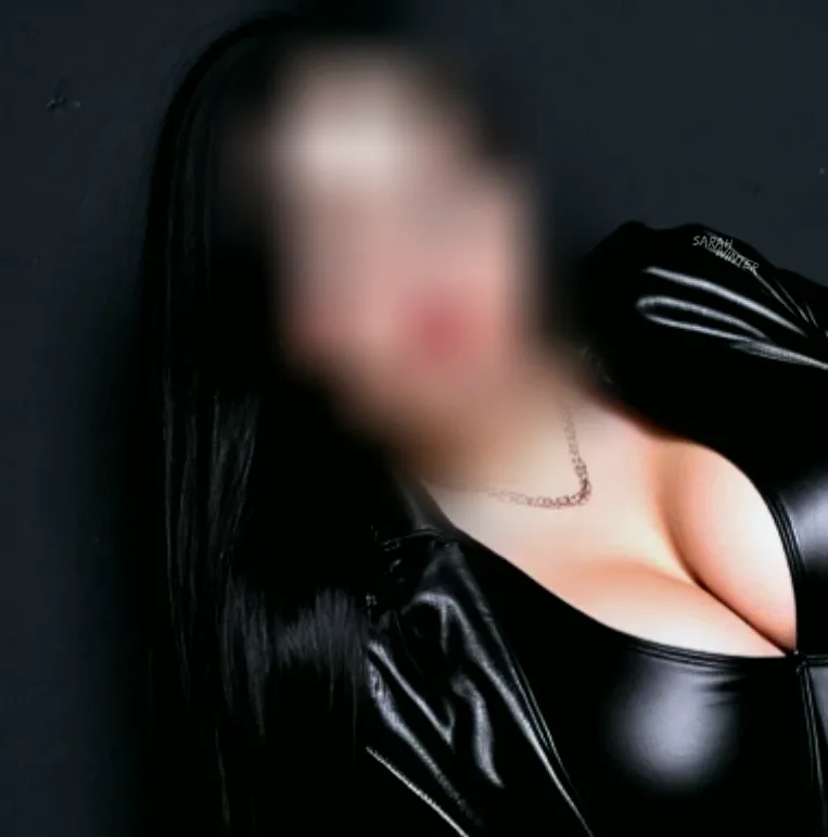 Laura, 37