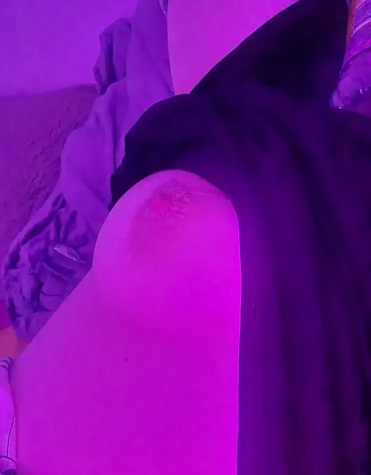 Mila, 34