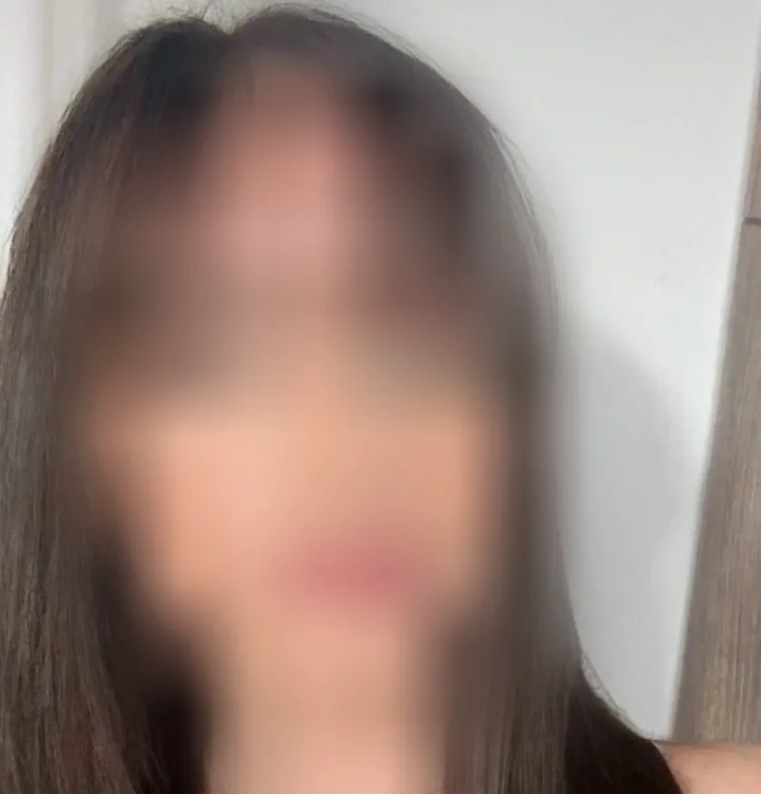 Toni, 23
